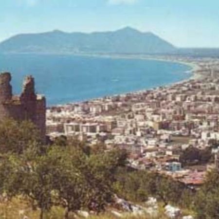 Art Deco City Center Near The Beach! Terracina Luaran gambar