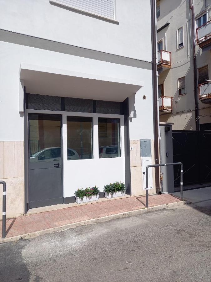 Art Deco City Center Near The Beach! Terracina Luaran gambar